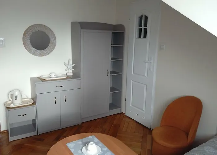 Szmaragd בית אירוח קולובז'ג